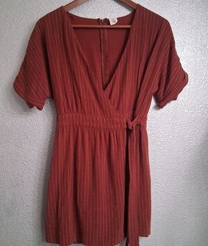 Me To We Linen Blend Faux Wrap Dress.  Size M